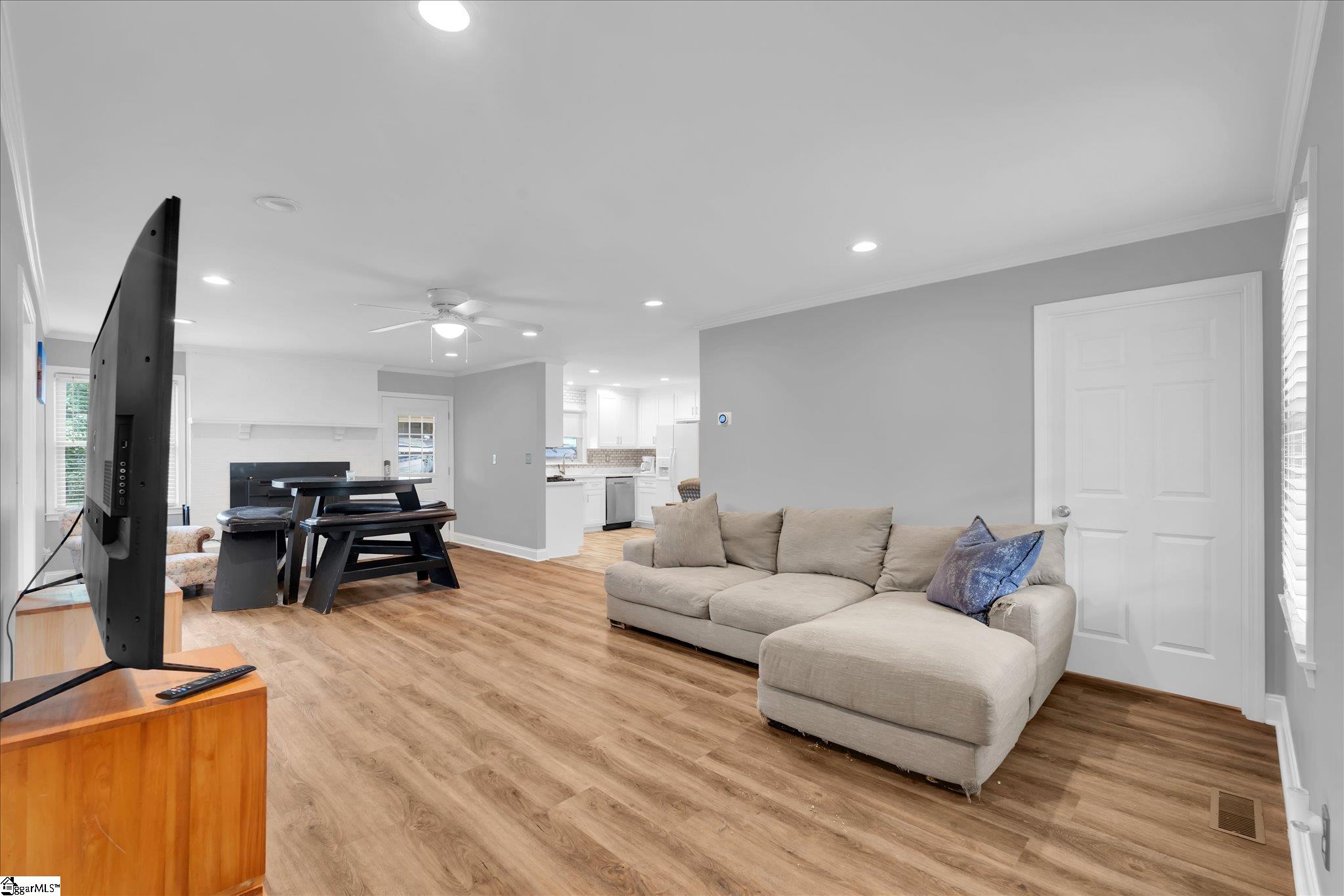 3202 Locust Hill Road Taylors, SC 29687 - Photo 5 of 43