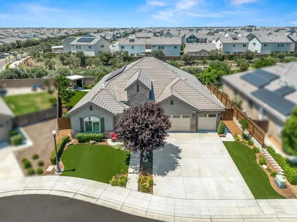 $825,000 | 384 Sentinel Drive, Madera, CA 93636