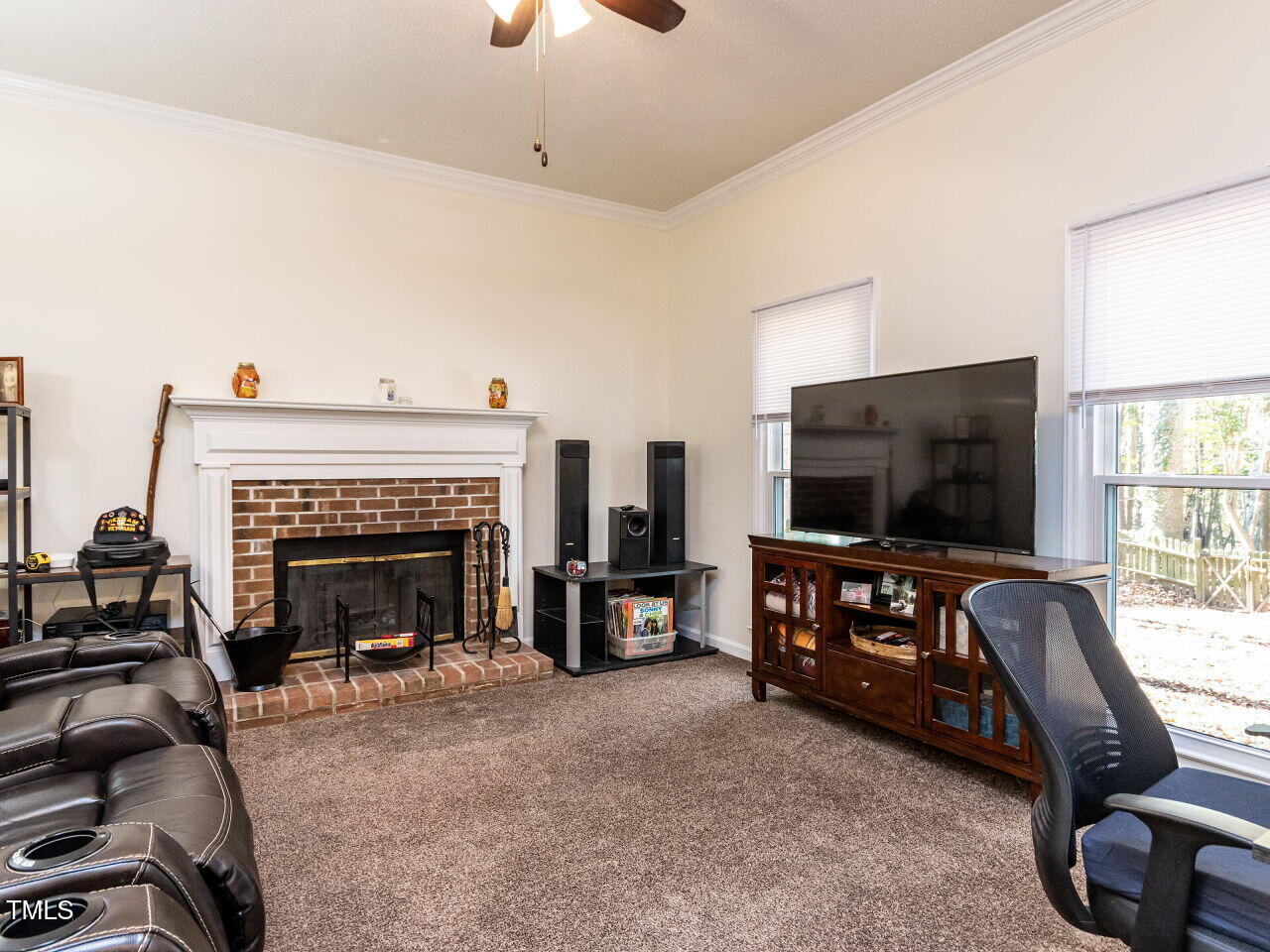 3401 Singleleaf Lane Raleigh, NC 27616 - Photo 13 of 36 013-1280x960-family-room