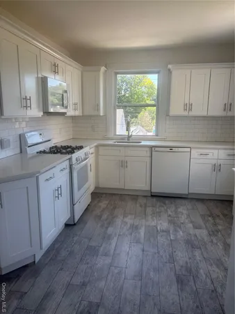 $3,420 | 174 Sedgwick Avenue, Unit 1, Yonkers, NY 10705