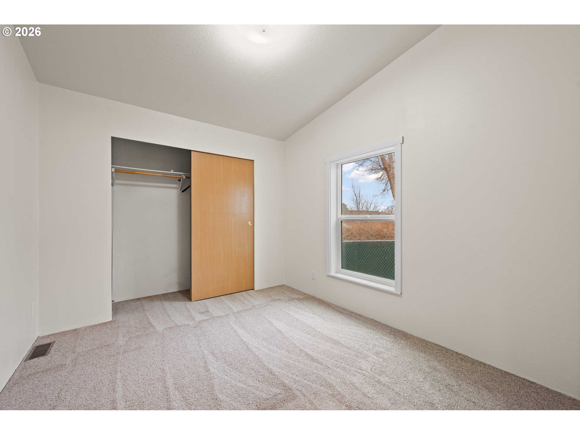 682 Southeast 10th Street Madras, OR 97741 - Photo 12 of 19