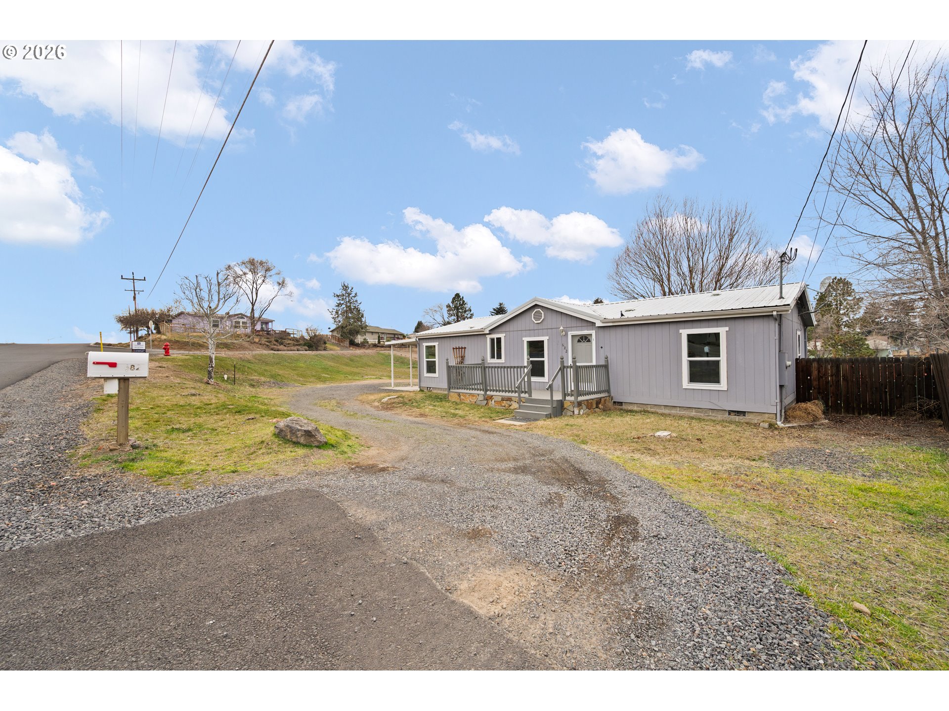 682 Southeast 10th Street Madras, OR 97741 - Photo 3 of 19