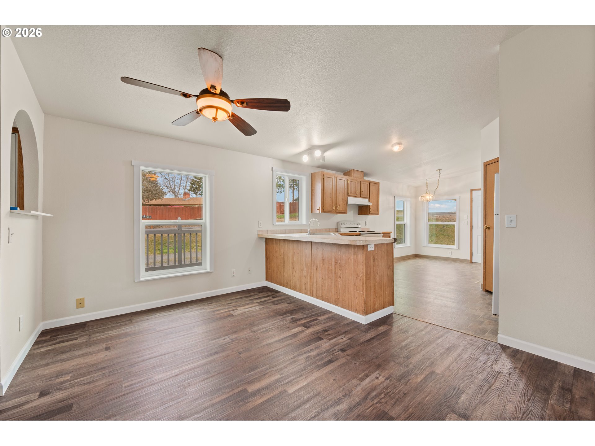 682 Southeast 10th Street Madras, OR 97741 - Photo 6 of 19