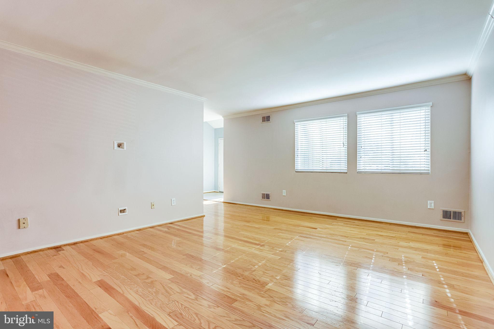 2205 Wheelwright Court Reston, VA 20191 - Photo 10 of 65 Tons of Natural Light