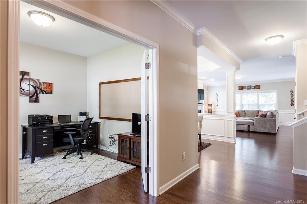 8512 Lustre Road Charlotte, NC 28215 - Photo 3 of 19 Gallery Image 3