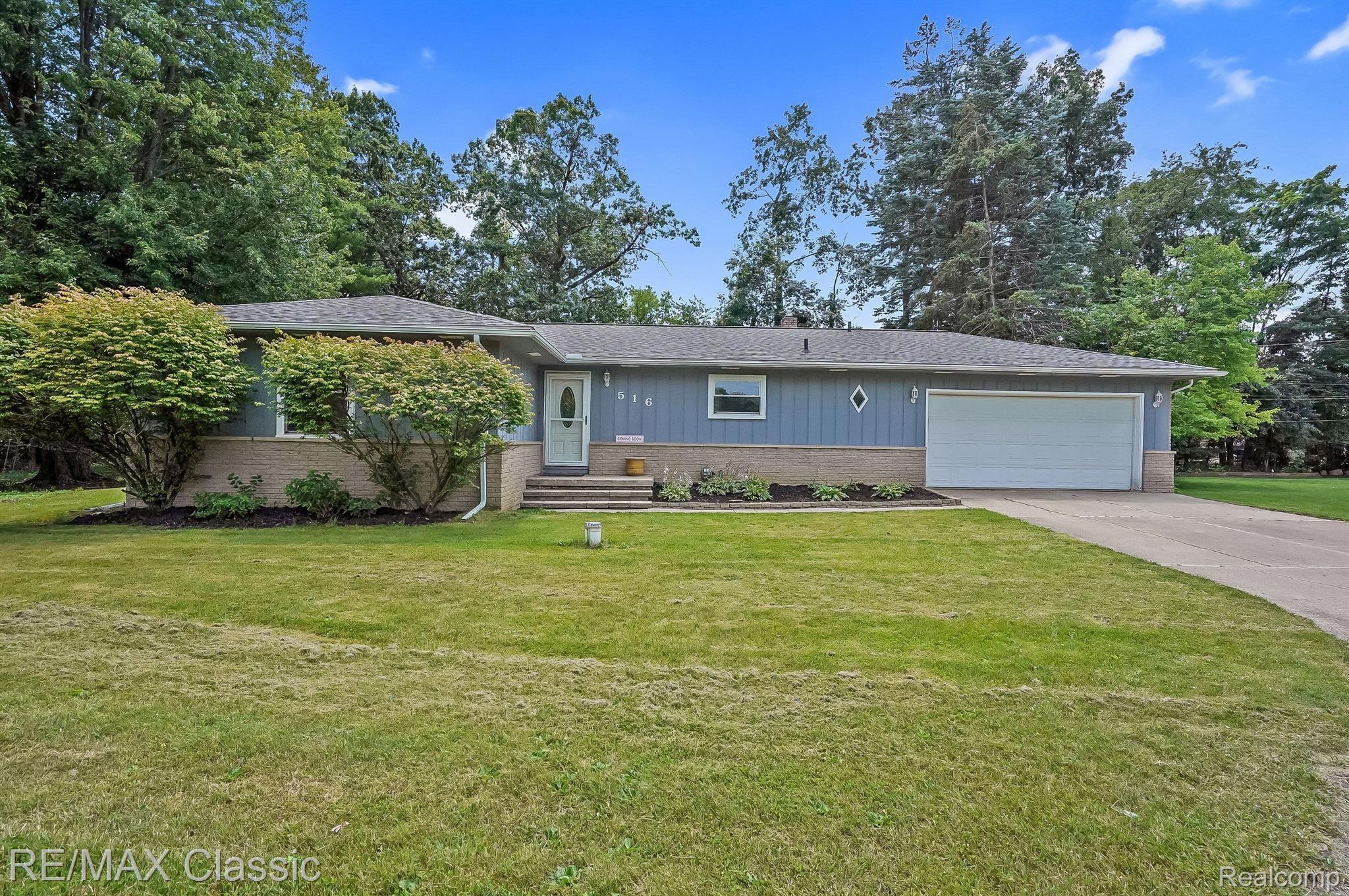 516 Decker Road Walled Lake, MI 48390 - Photo 1 of 24 516 Decker Road - Walled Lake -