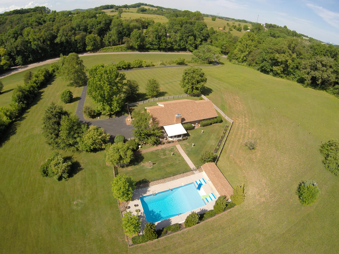 347 South Union Grove Road Friendsville, TN 37737 - Photo 7 of 39 DSC_1000-3