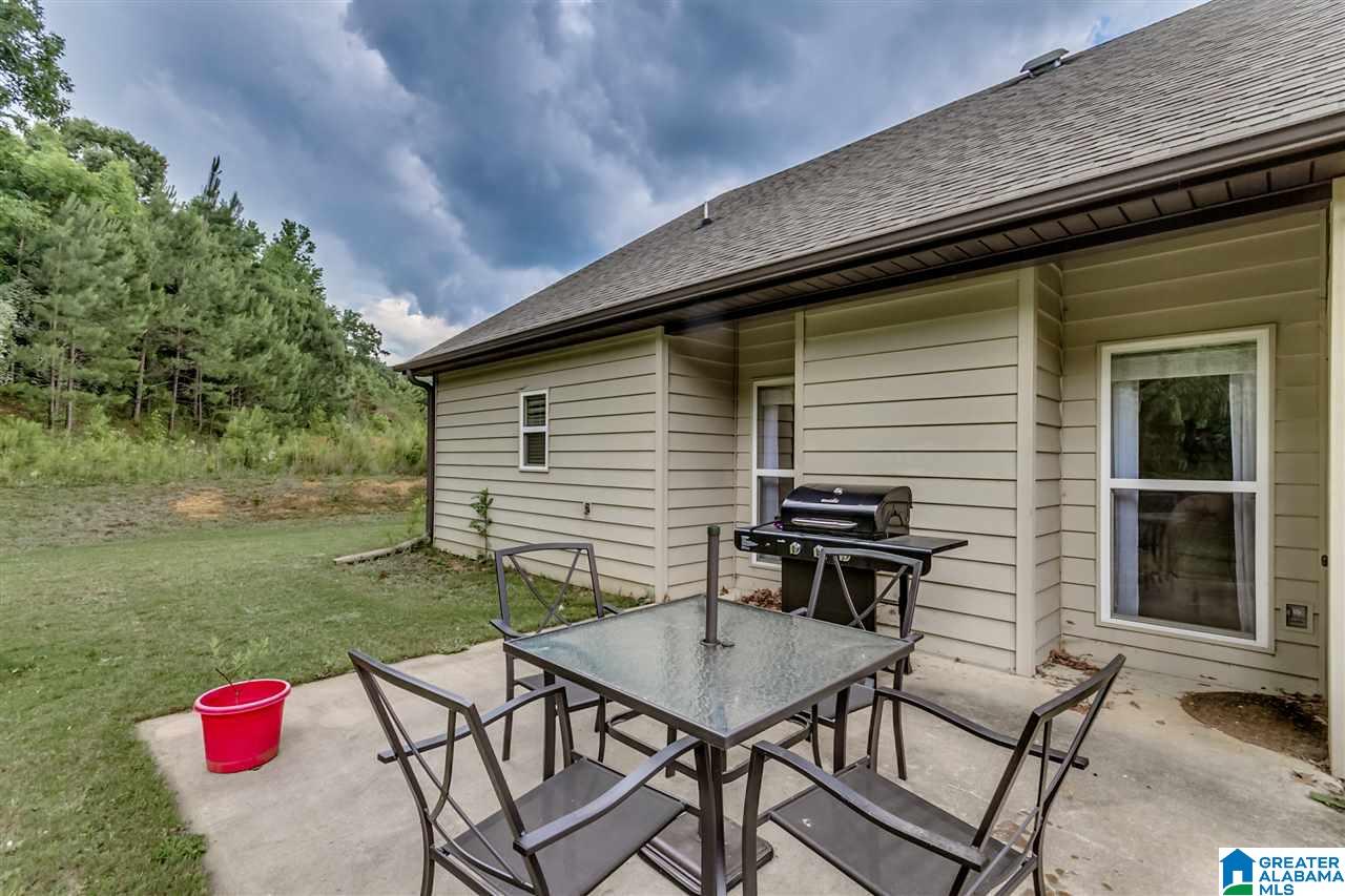 932 Valley Circle Leeds, AL 35094 - Photo 5 of 35
