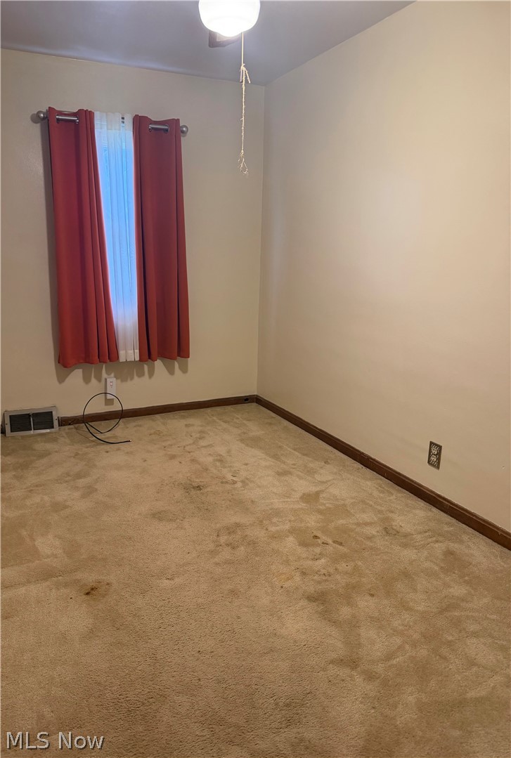 1833 Rolling Acres Road New Cumberland, WV 26047 - Photo 7 of 11 Gallery Image 7