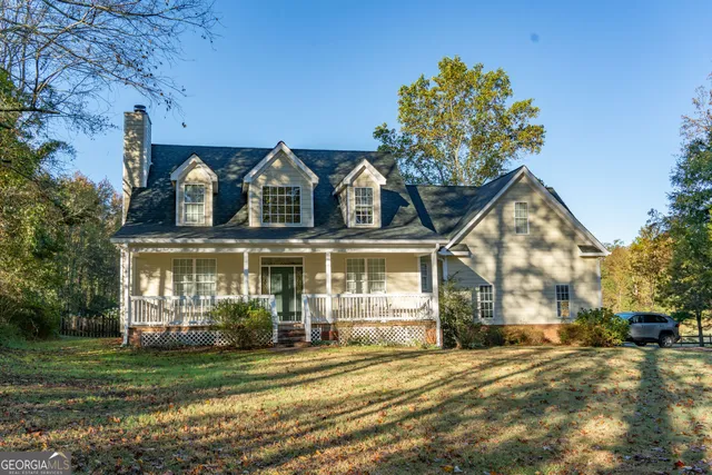 front view of house with a yard
