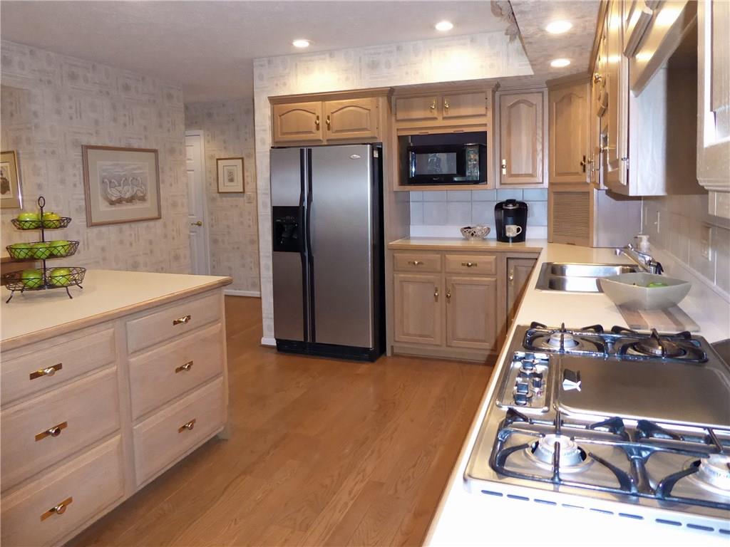 12291 Brompton Road Carmel, IN 46033 - Photo 11 of 33 Gallery Image 11