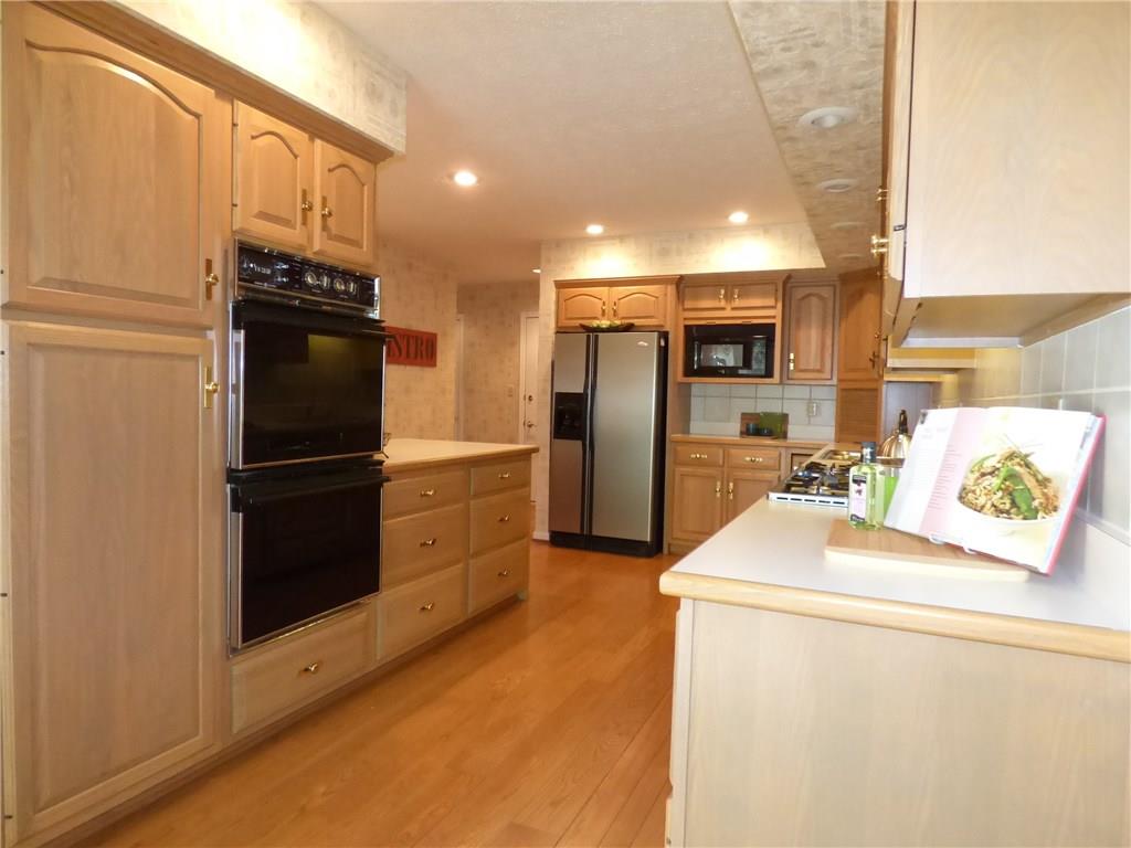 12291 Brompton Road Carmel, IN 46033 - Photo 12 of 33 Gallery Image 12