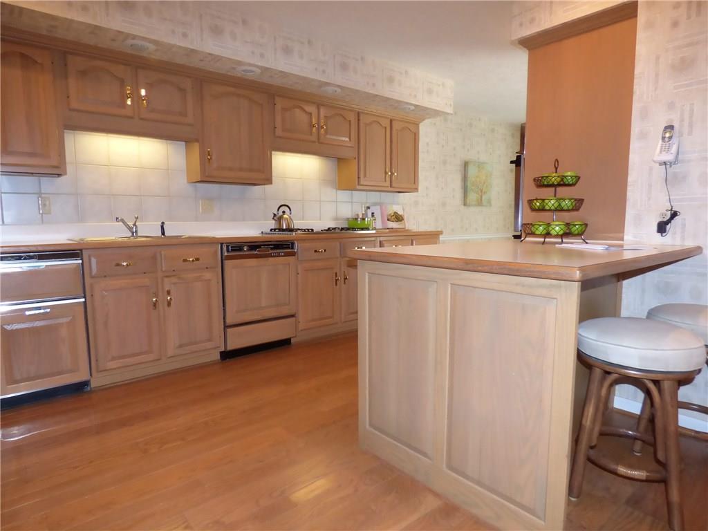 12291 Brompton Road Carmel, IN 46033 - Photo 9 of 33 Gallery Image 9