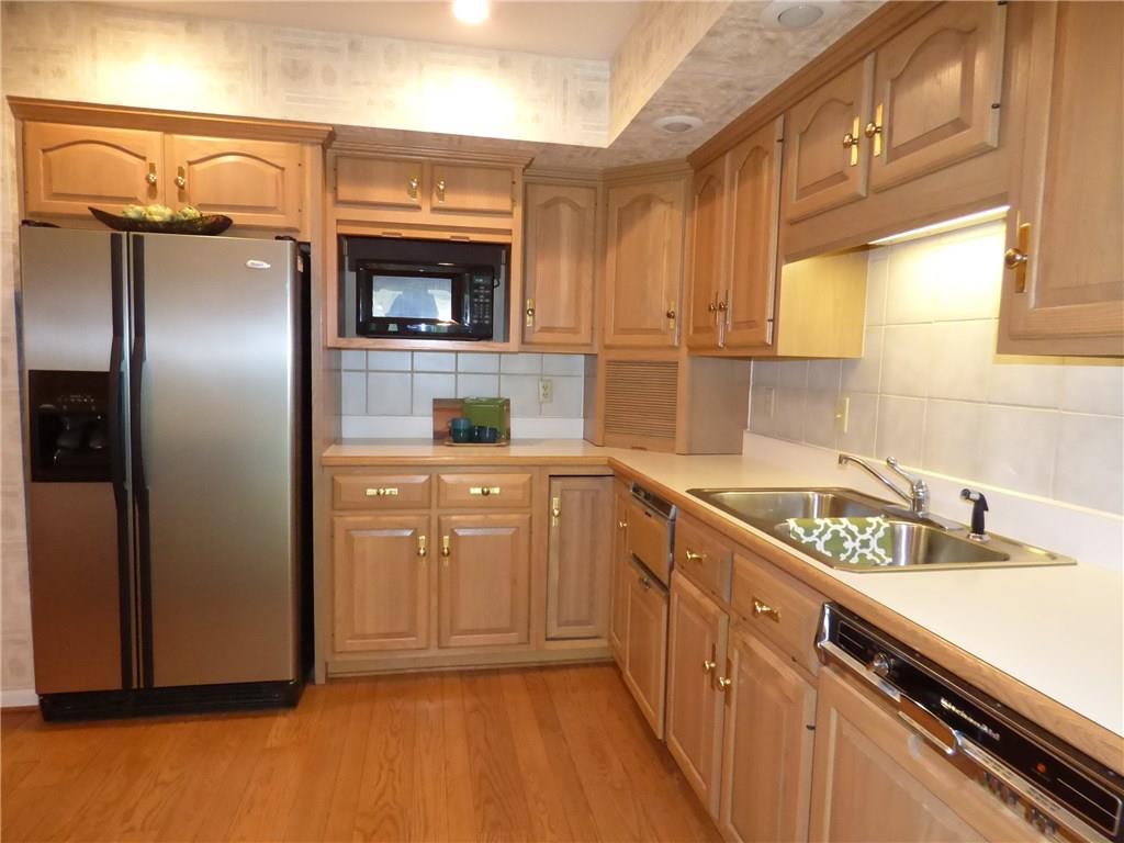 12291 Brompton Road Carmel, IN 46033 - Photo 10 of 33 Gallery Image 10