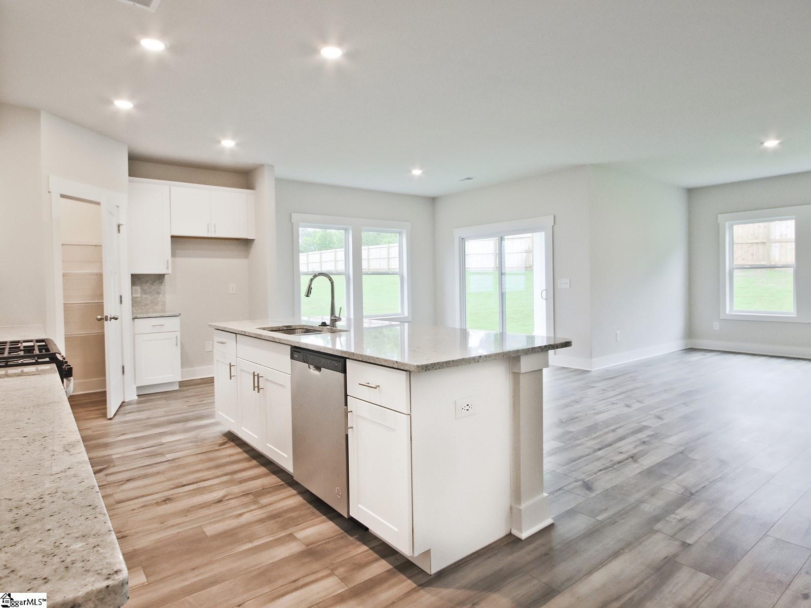 413 Roderick Lane Greenville, SC 29605 - Photo 11 of 26 Gallery Image 11