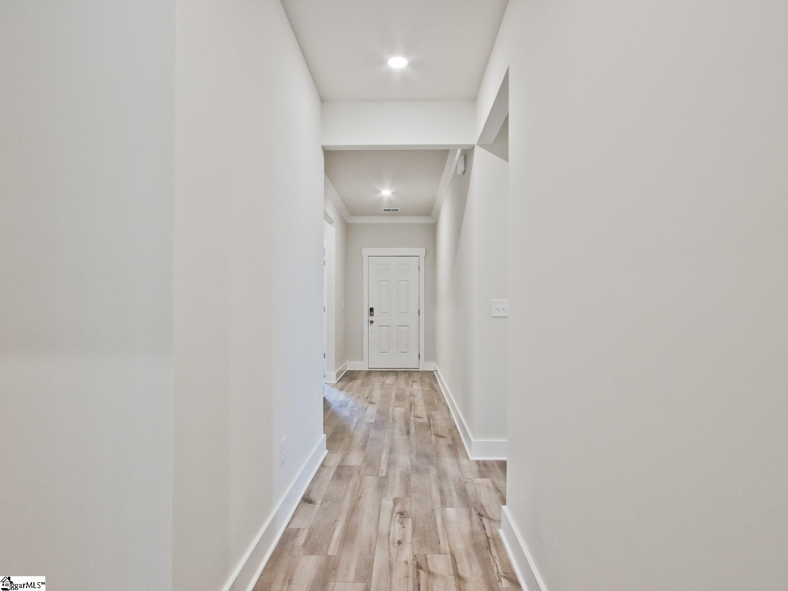 413 Roderick Lane Greenville, SC 29605 - Photo 3 of 26 Gallery Image 3