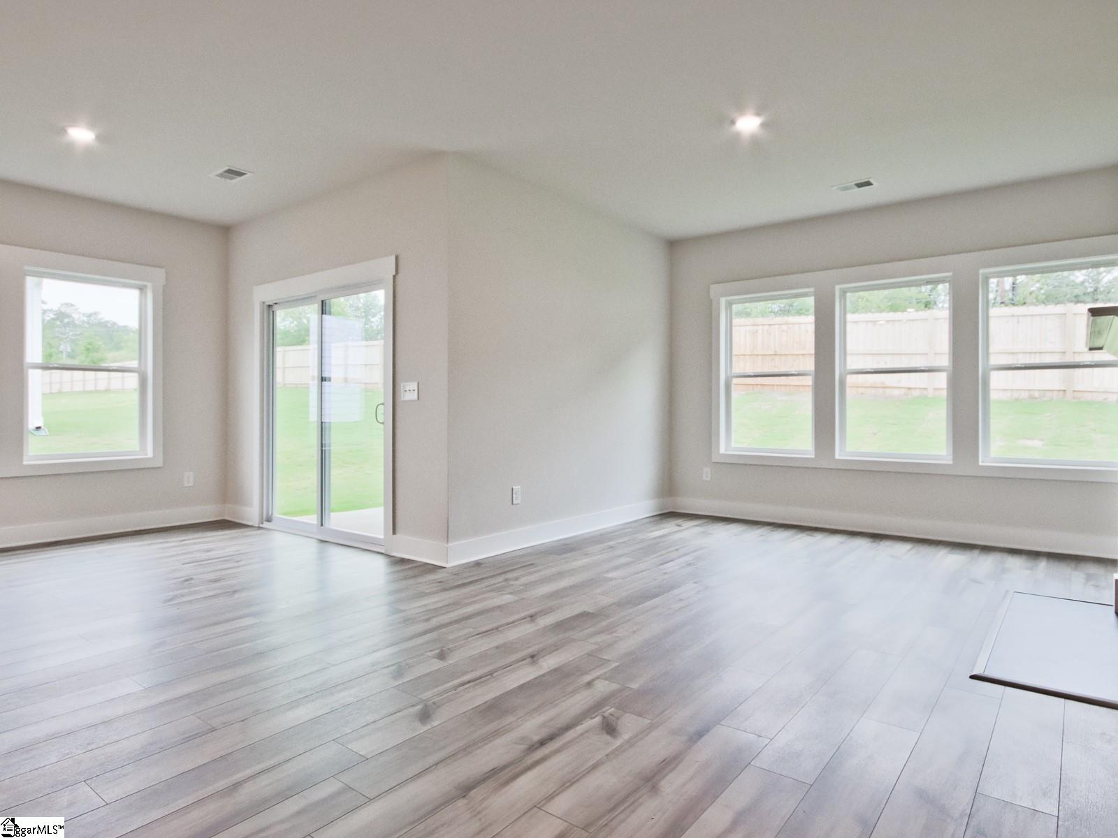 413 Roderick Lane Greenville, SC 29605 - Photo 5 of 26 Gallery Image 5