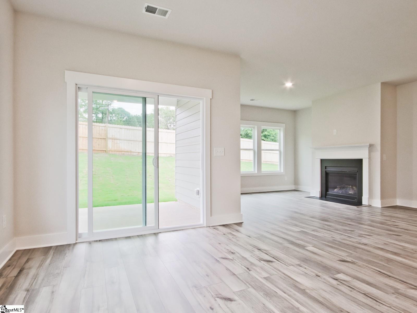 413 Roderick Lane Greenville, SC 29605 - Photo 8 of 26 Gallery Image 8