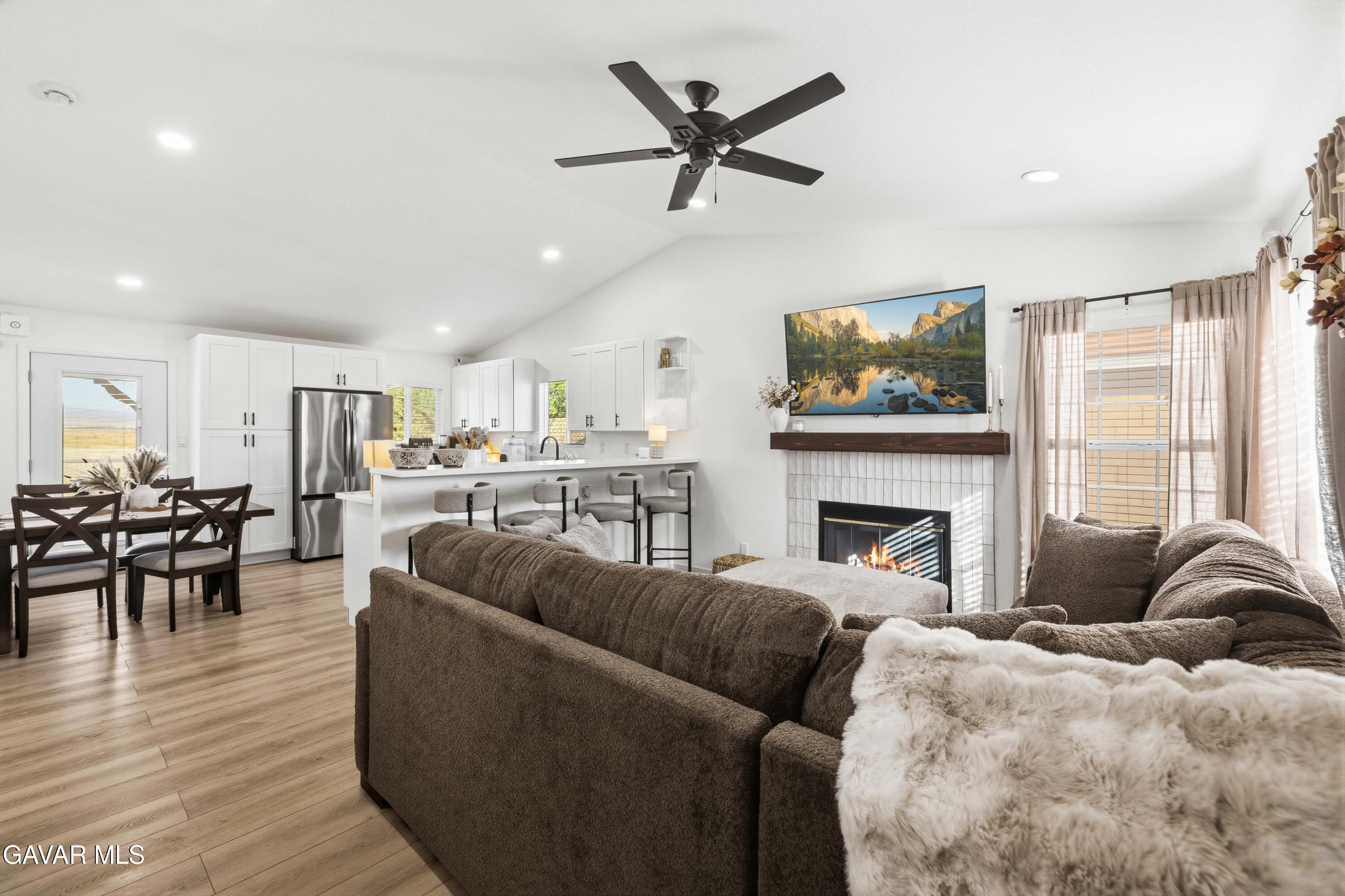 44201 Freer Way Lancaster, CA 93536 - Photo 6 of 25 44201 Freer Way-11