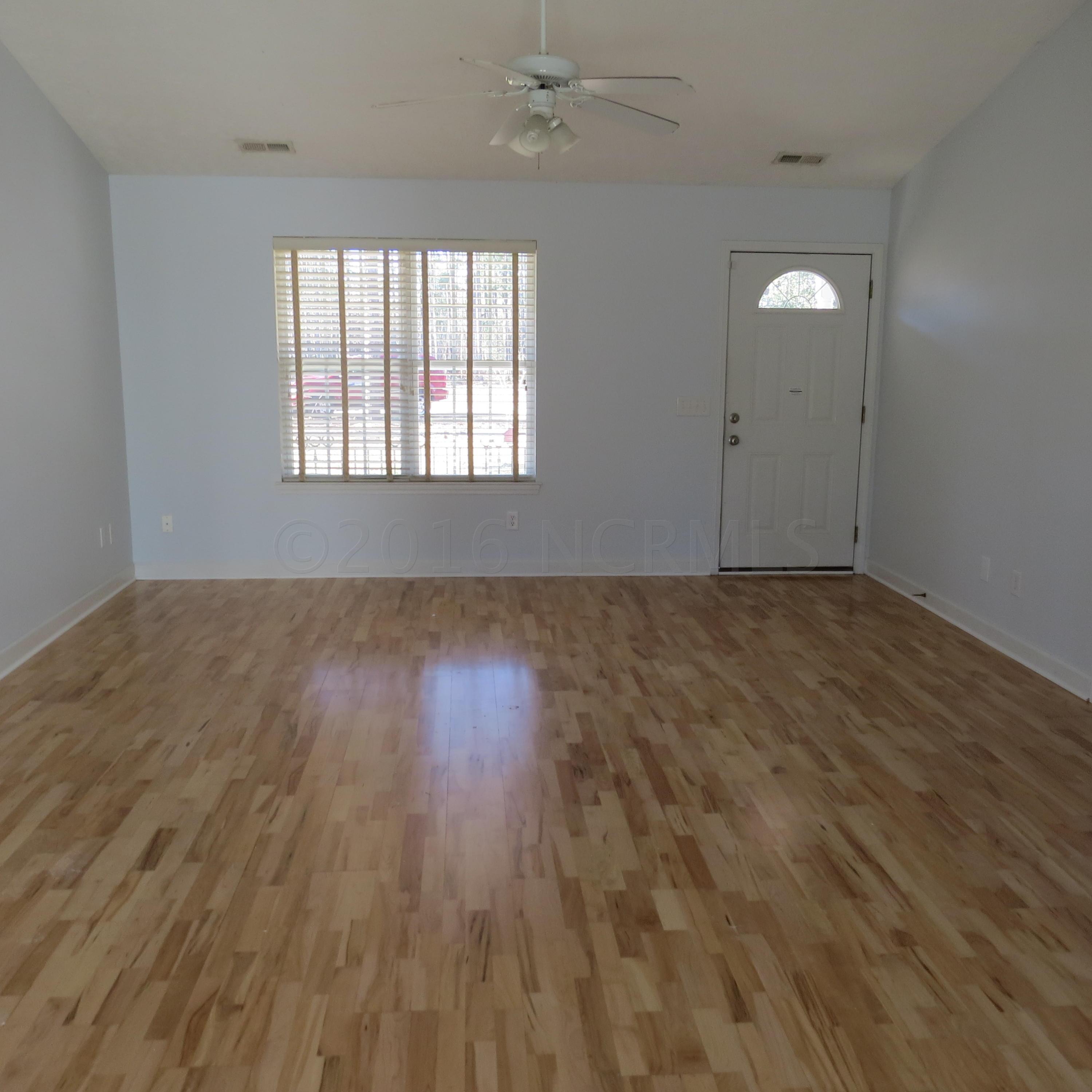 1890 Pinehurst Road Southport, NC 28461 - Photo 3 of 22 Living Room