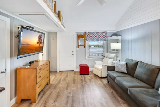 $224,900 | 522 Ocean Boulevard, Hampton, NH 03842