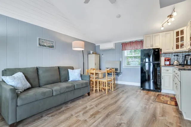 $224,900 | 522 Ocean Boulevard, Hampton, NH 03842