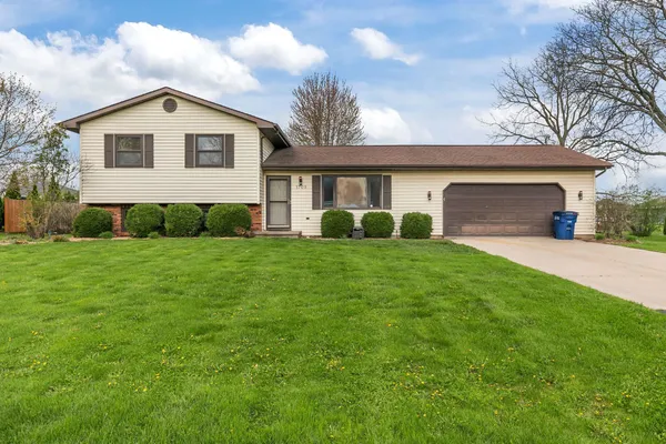 $295,000 | 1709 Lake Breeze Road, Oshkosh, WI 54904