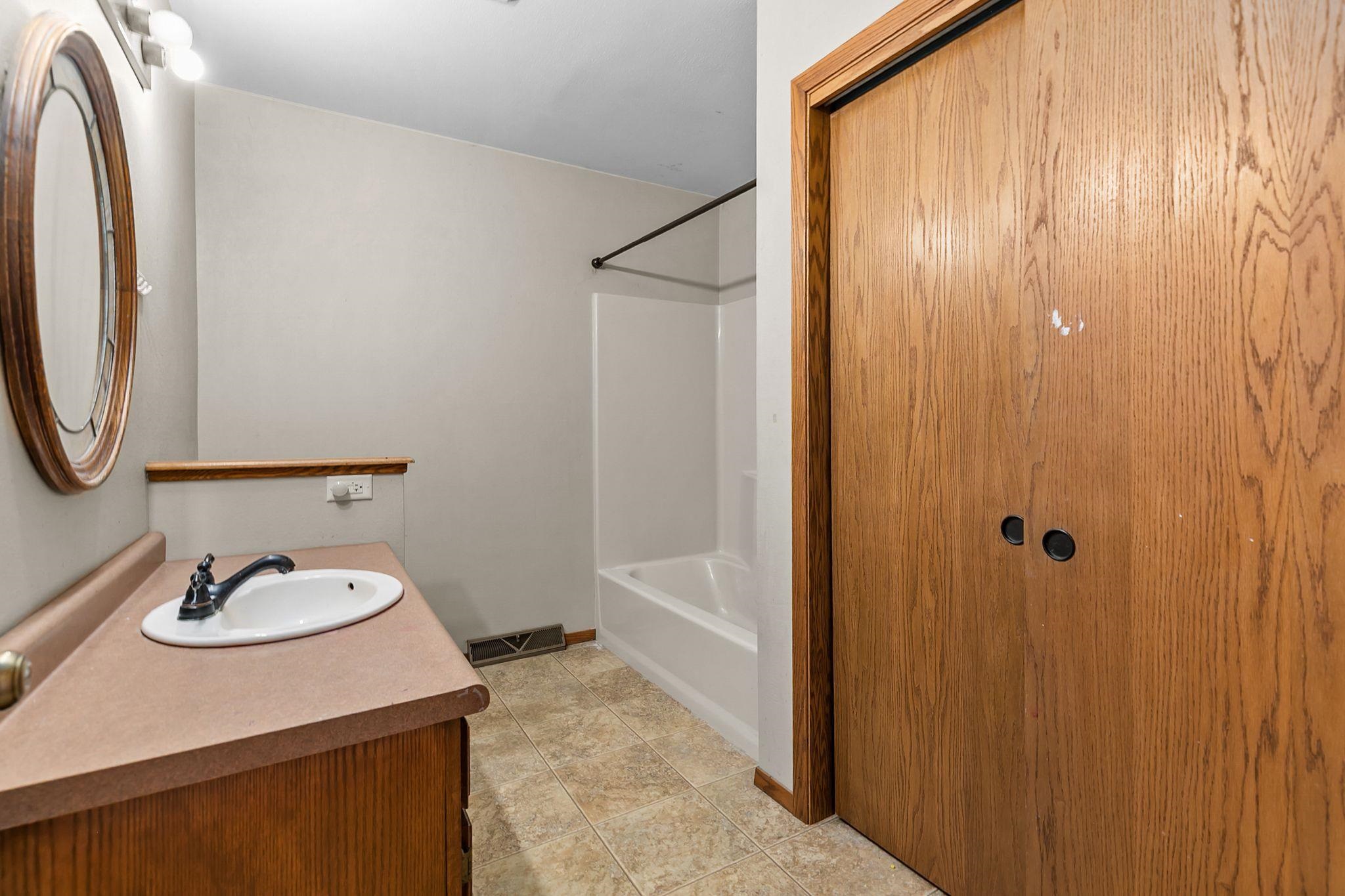 1709 Lake Breeze Road Oshkosh, WI 54904 - Photo 12 of 28