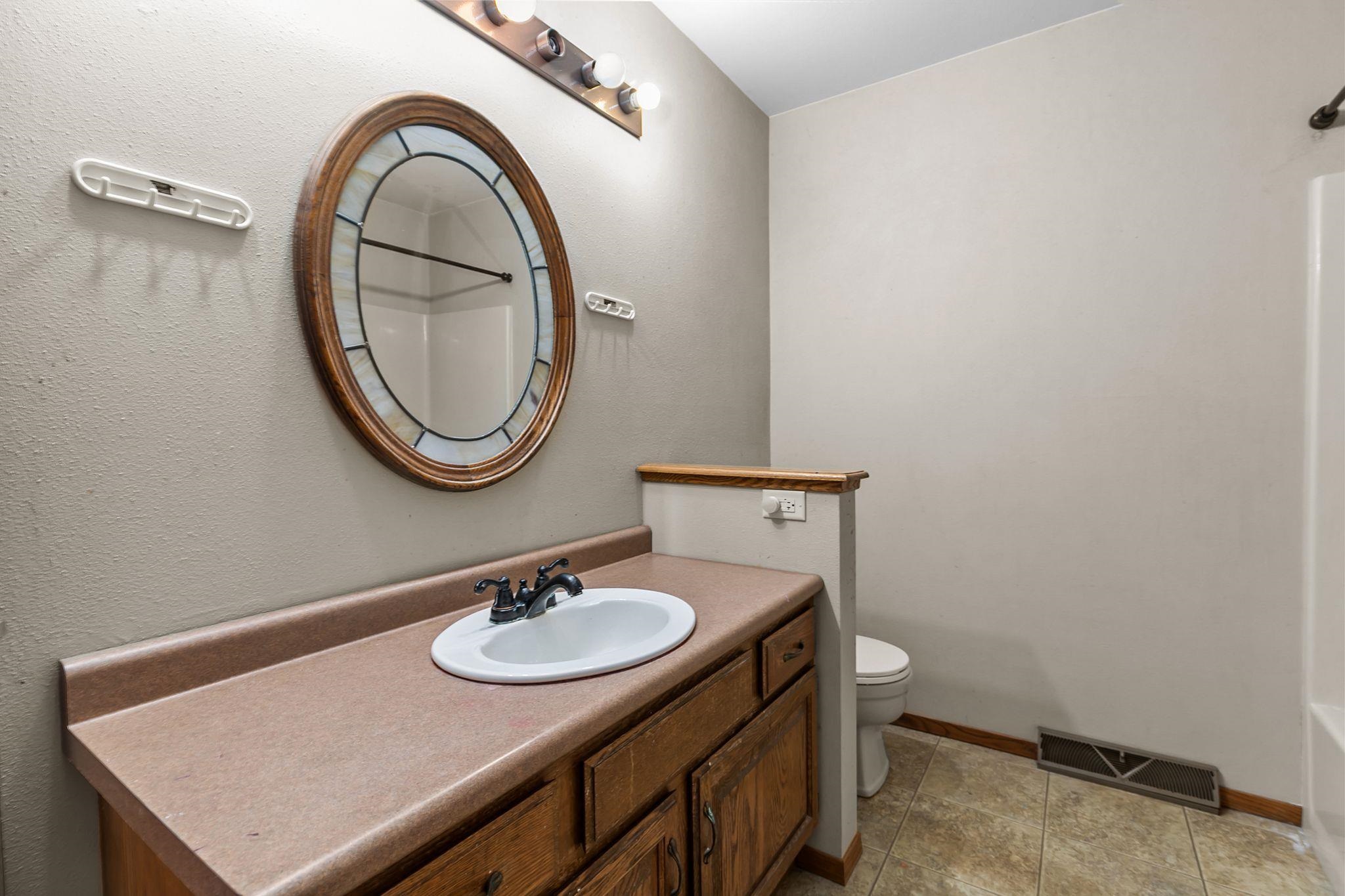 1709 Lake Breeze Road Oshkosh, WI 54904 - Photo 13 of 28