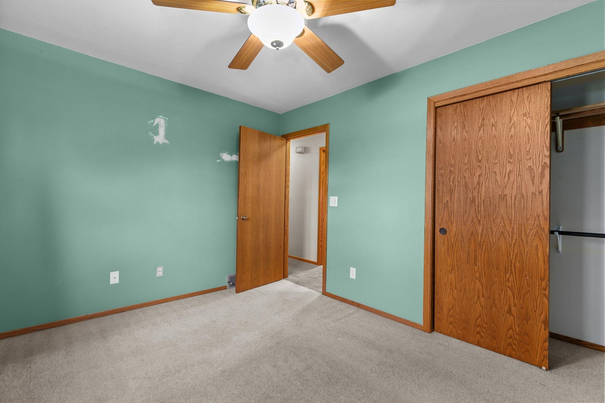 1709 Lake Breeze Road Oshkosh, WI 54904 - Photo 17 of 28