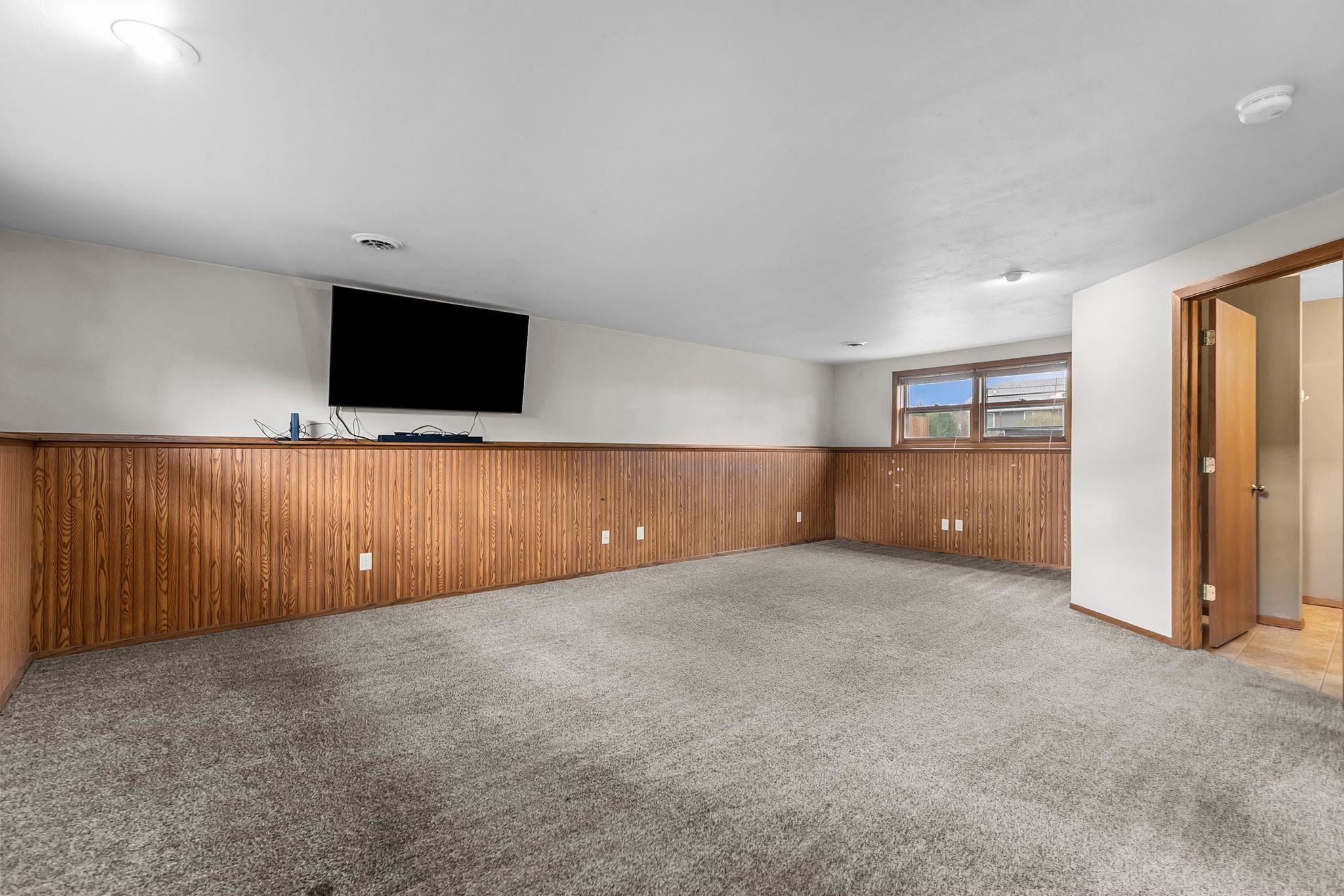 1709 Lake Breeze Road Oshkosh, WI 54904 - Photo 20 of 28
