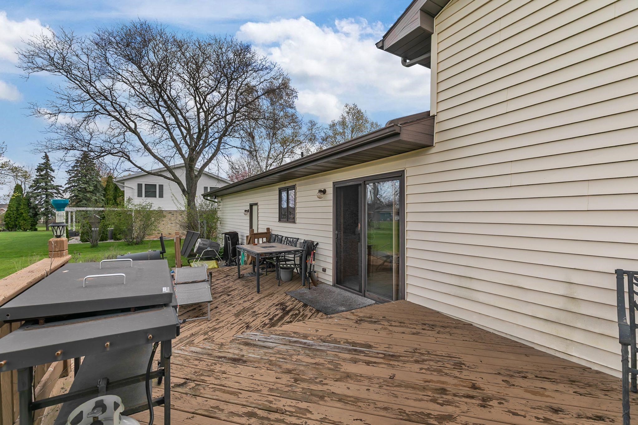 1709 Lake Breeze Road Oshkosh, WI 54904 - Photo 26 of 28