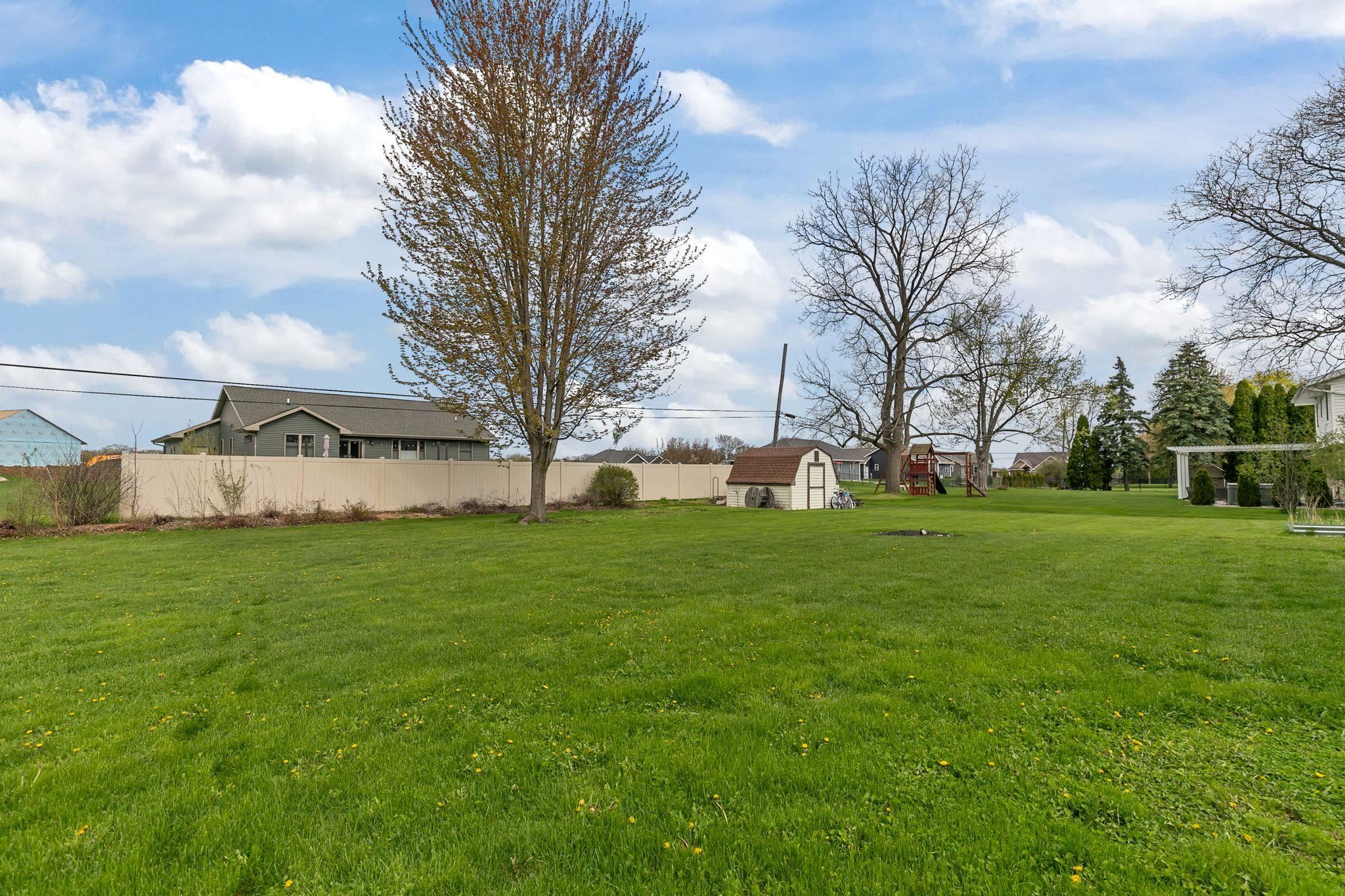 1709 Lake Breeze Road Oshkosh, WI 54904 - Photo 28 of 28