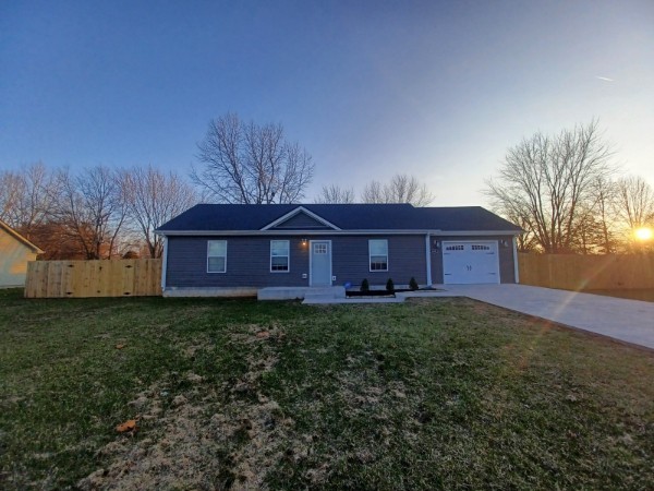 240 Indiana Avenue Oak Grove, KY 42262 - Photo 1 of 15