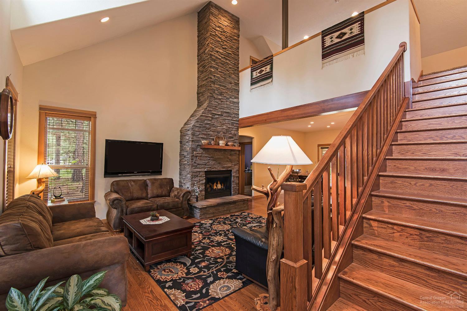 725 East Coyote Springs Road Sisters, OR 97759 - Photo 2 of 23 Gallery Image 2