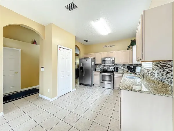 $2,600 | 520 Orista Drive, Davenport, FL 33897