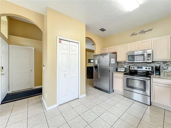 $2,600 | 520 Orista Drive, Davenport, FL 33897