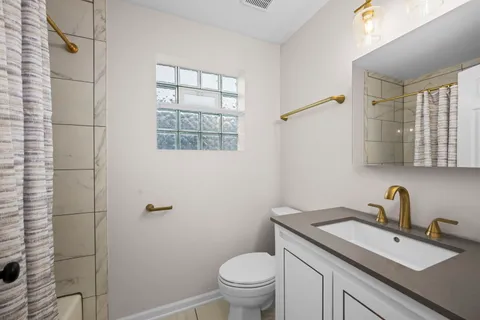 $400,000 | 2710 West Haddon Avenue, Unit 2, Chicago, IL 60622