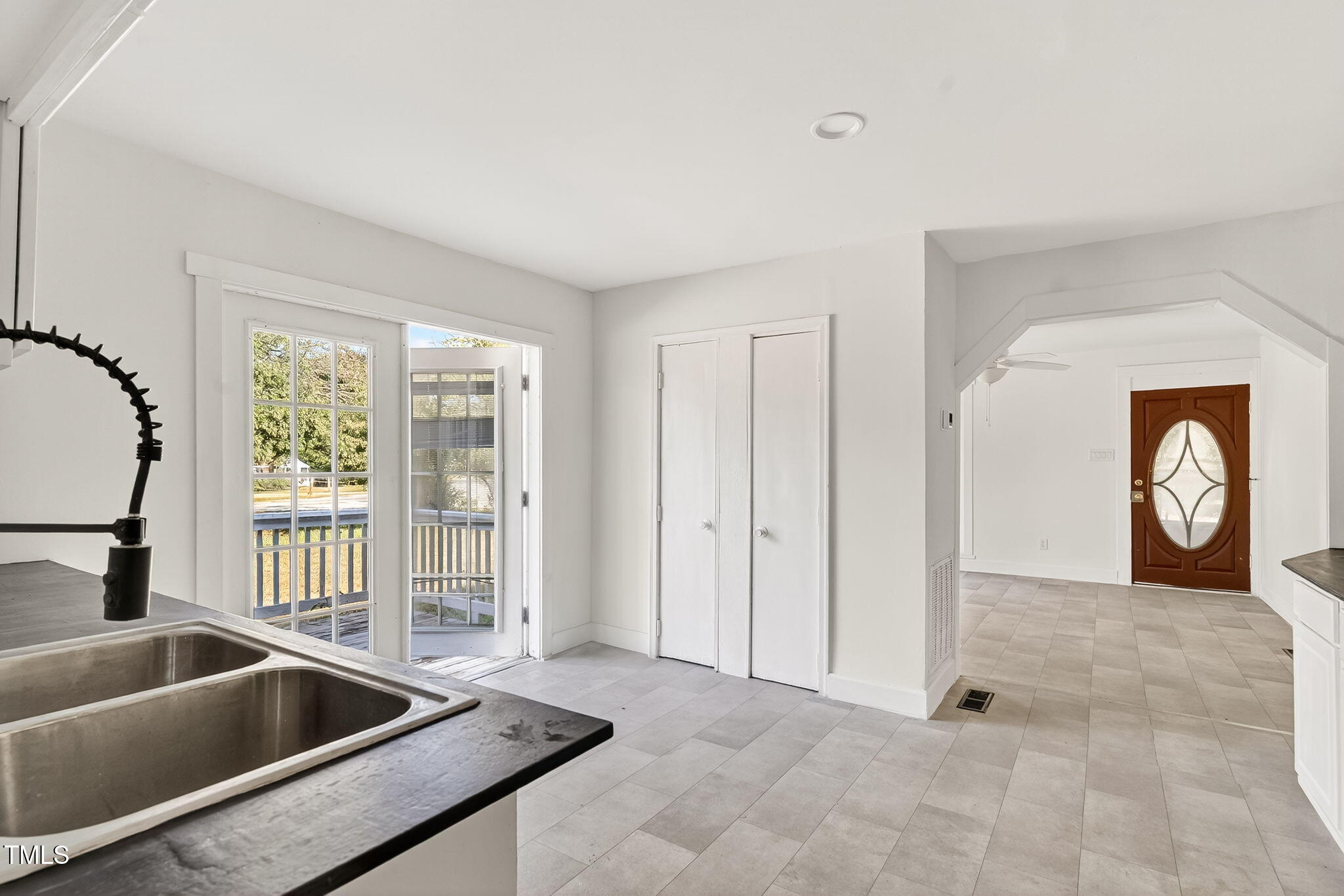 1208 Red Hill Church Road Dunn, NC 28334 - Photo 5 of 24 18-web-or-mls-017__DSC6169