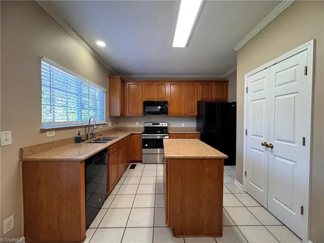 $2,100 | 3861 Parkway Vista Drive, Greensboro, NC 27409