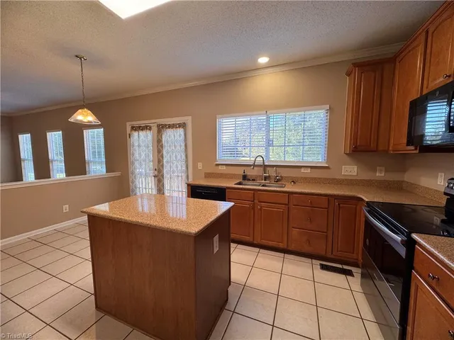 $2,100 | 3861 Parkway Vista Drive, Greensboro, NC 27409