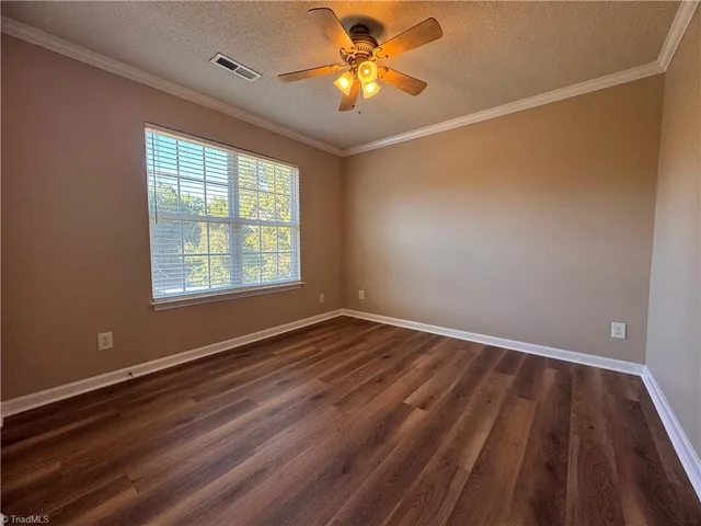 $2,100 | 3861 Parkway Vista Drive, Greensboro, NC 27409