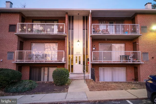 $215,000 | 200 Erin Way, Unit 204, Reisterstown, MD 21136