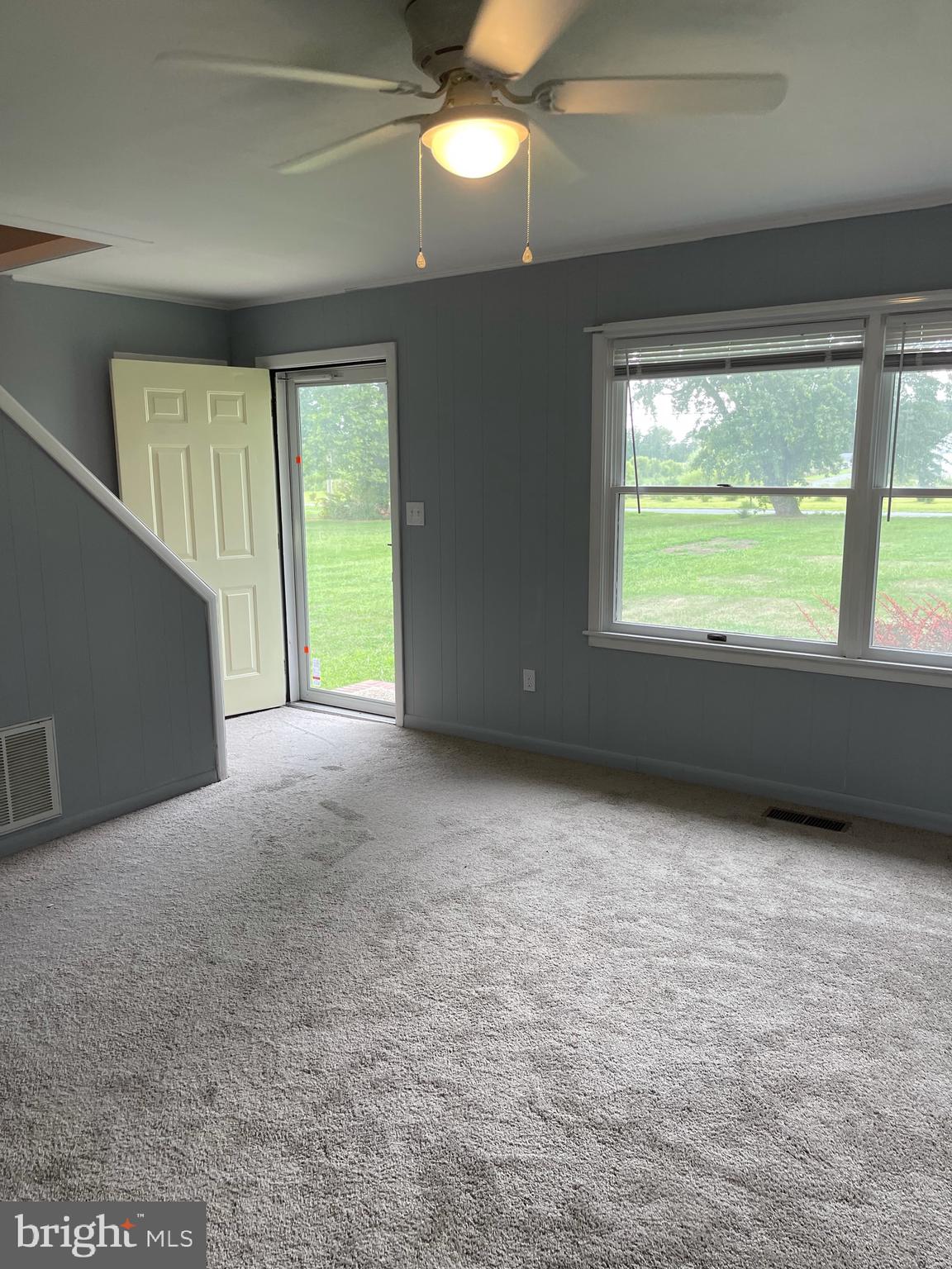 4985 Frazier Neck Road Preston, MD 21655 - Photo 6 of 34 Living room