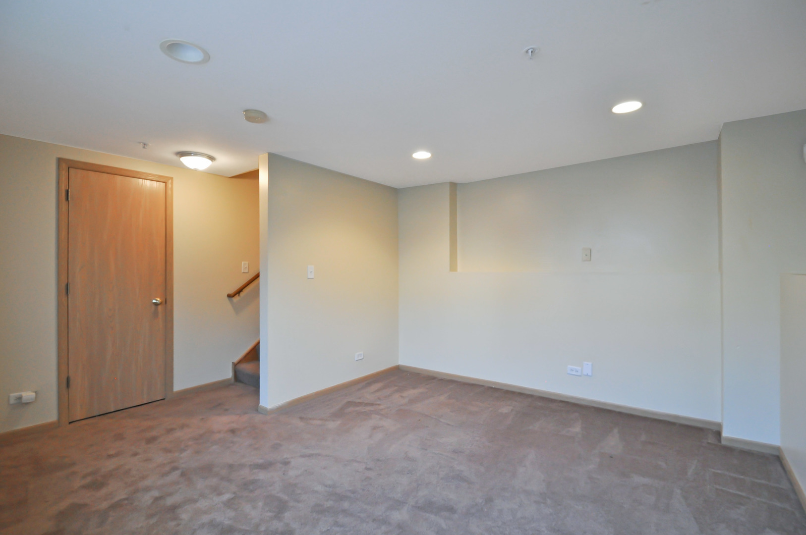 21633 Dogwood Road, Unit 1164 Matteson, IL 60443 - Photo 7 of 12 a view of an empty room