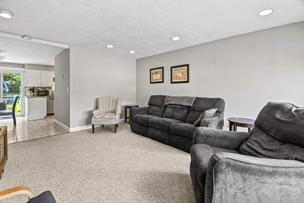 945 Riverside Drive, Unit 15A Methuen, MA 01844 - Photo 5 of 19 Gallery Image 5