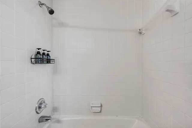 $654,000 | 1825 Streetman Drive, Lithia, FL 33547