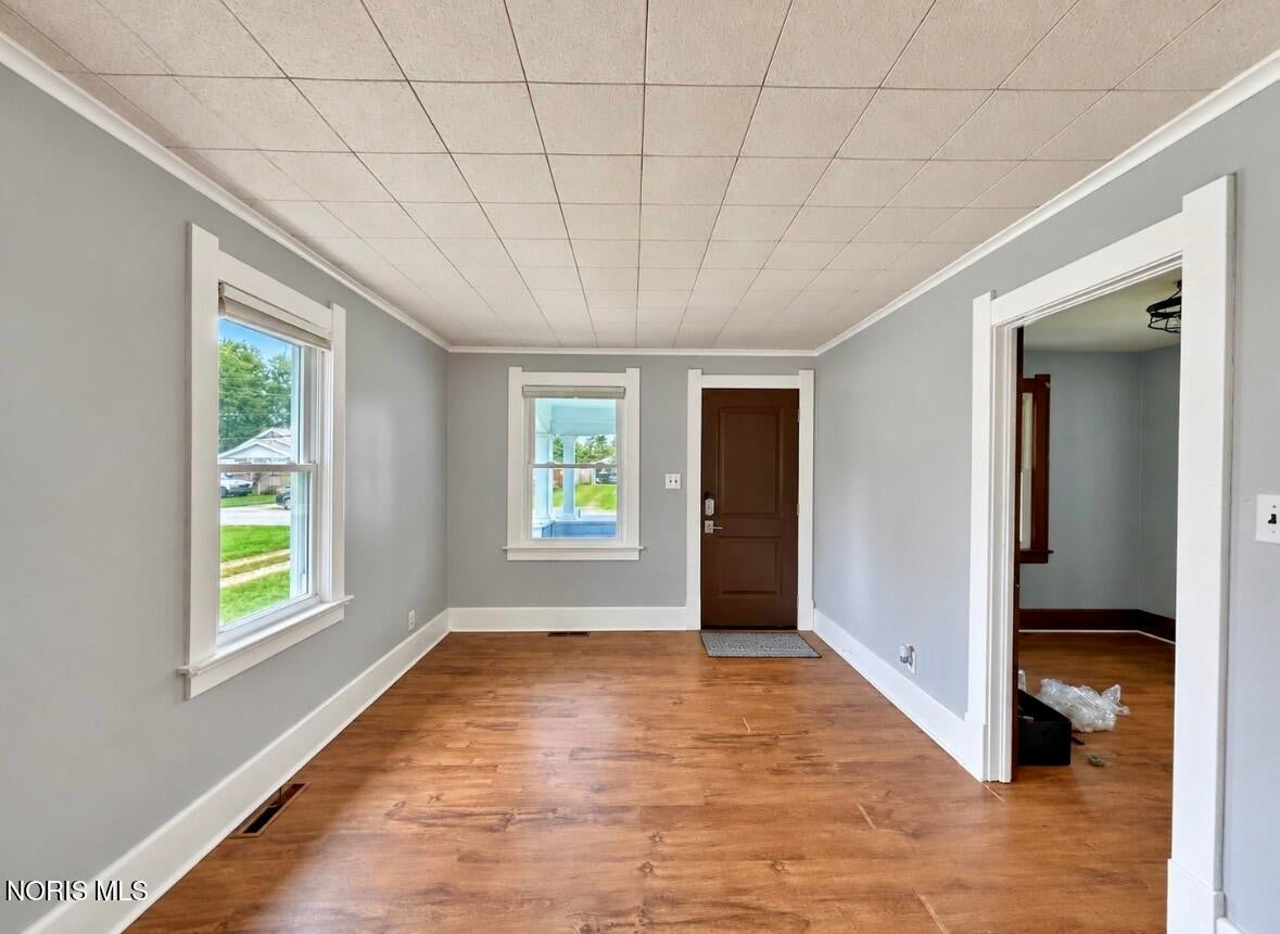 942 Cresceus Road Oregon, OH 43616 - Photo 4 of 29 Gallery Image 4