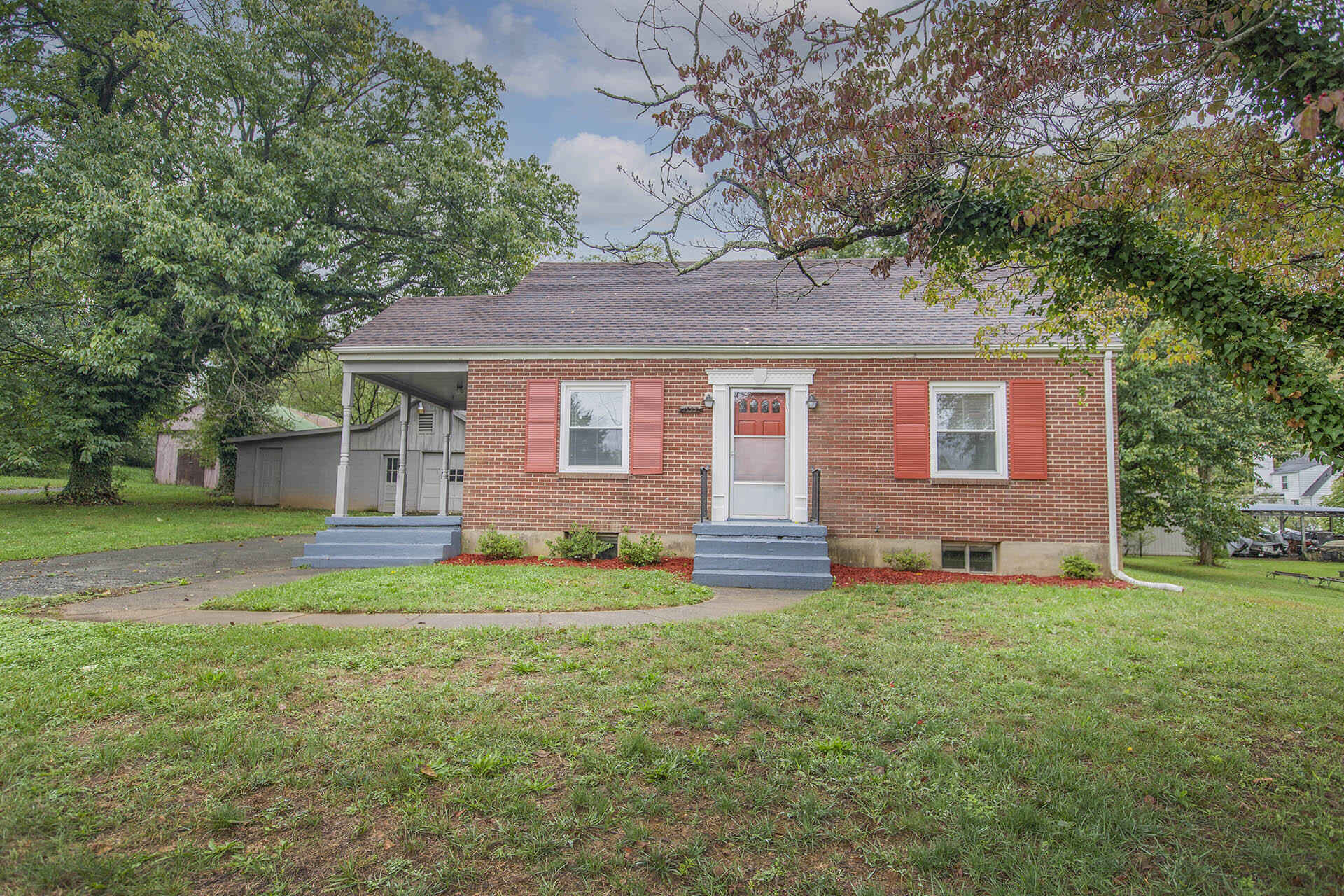 1027 Ethel Road Southeast Roanoke, VA 24014 - Photo 1 of 38 Welcome