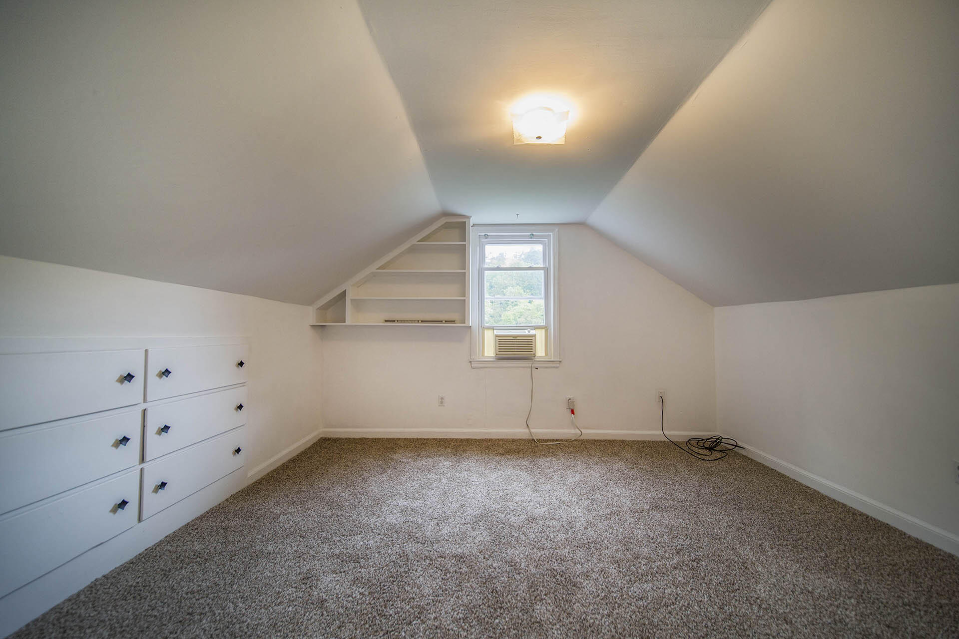 1027 Ethel Road Southeast Roanoke, VA 24014 - Photo 17 of 38 Bedroom upper